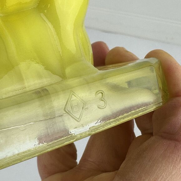 Vintage Boyd Glass Figurine Yellow Zack the Elephant Cornsilk Slag Cadmium Glow - Picture 5 of 10